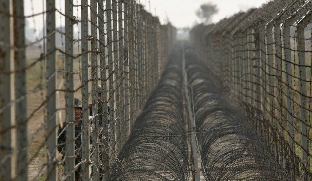 بھارت کا پاکستان سے ملحقہ بارڈر کی چالیس جگہوں پر لیزر باڑ لگانے کا فیصلہ