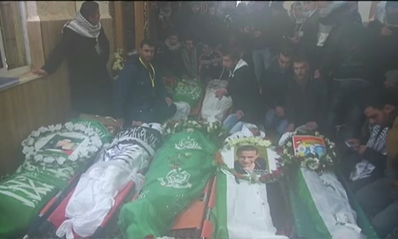 اسرائیل نے تیئس شہدا کی میتیں فلسطین کے حوالے کردیں ،سترہ شہدا کی نماز جنازہ ادا
