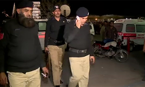 کراچی : پولیس کارروائی میں لوٹ مار کرنیوالے دو ملزم گرفتار