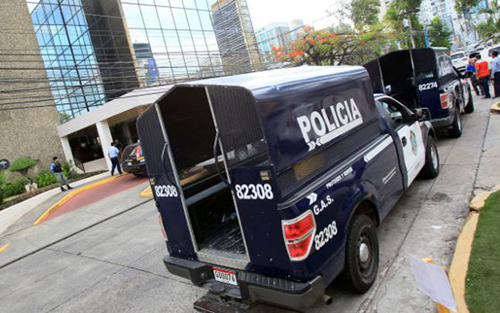 پاناما پولیس کے دستاویزات لیک کرنے والی کمپنی کے دفاتر پر چھاپے