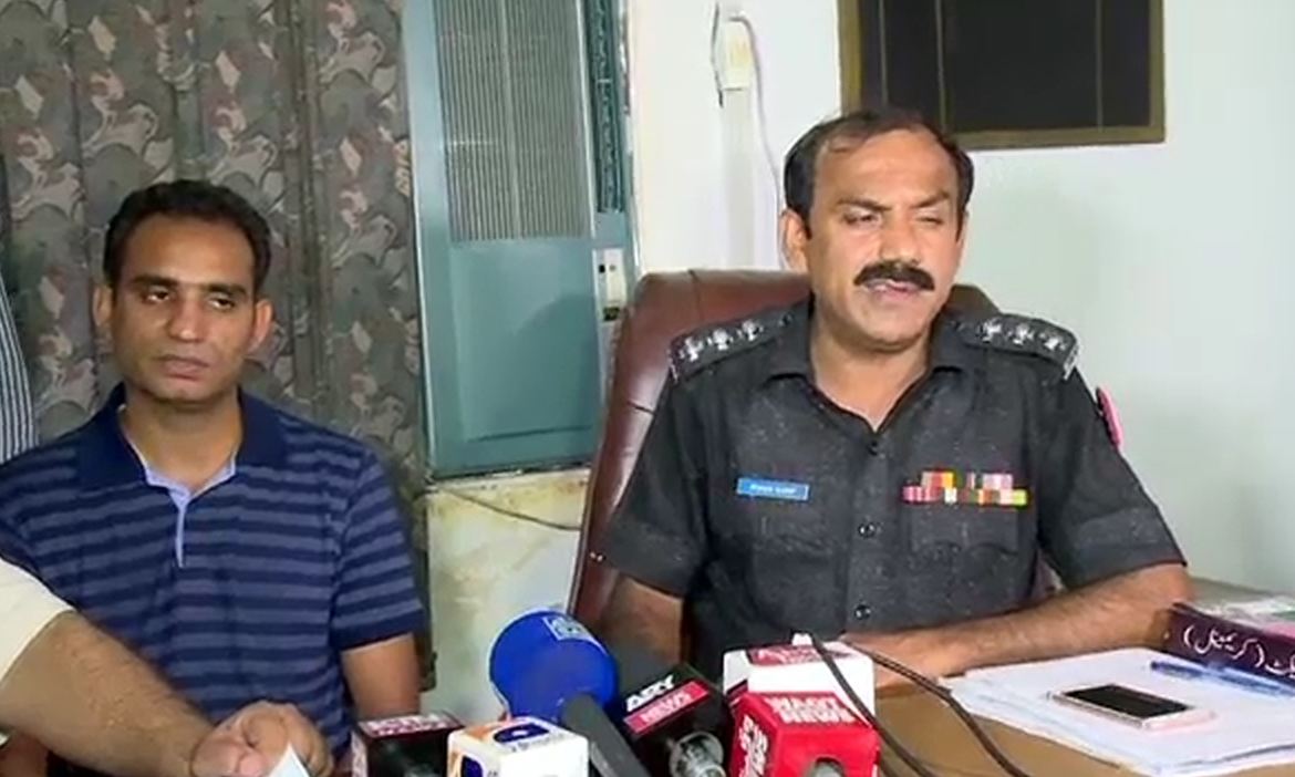 کراچی : ننھے عبداللہ کے سوتیلے بھائی انصر اقبال نے پولیس کو بیان ریکارڈ کرادیا