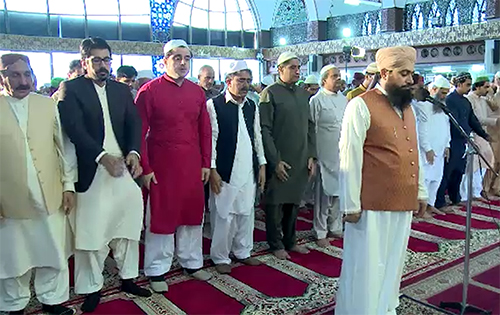 وزیراعلیٰ پنجاب‘ گورنر رفیق رجوانہ‘ عمران خان نے لاہور میں عید کی نماز ادا کی