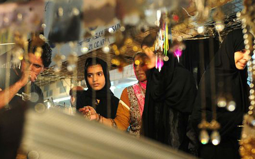 ملک بھر میں عید کی تیاریاں عروج پر‘ بازاروں میں رونقیں بڑھ گئیں