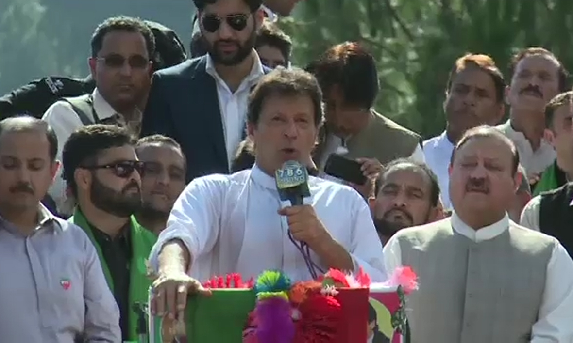 شرم کی بات ہے کہ وزیراعظم ایک ہسپتال نہیں بناسکے جس میں اپنا علاج کرائیں : عمران خان