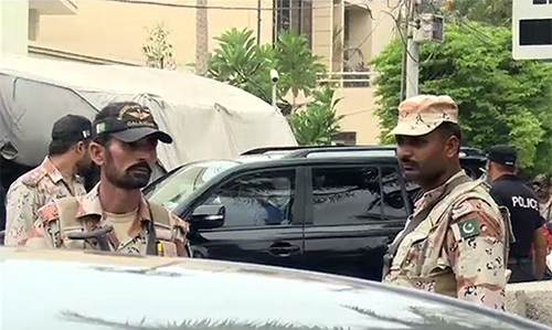 اویس علی شاہ سخت سکیورٹی حصار میں رہائش گاہ پہنچ گئے