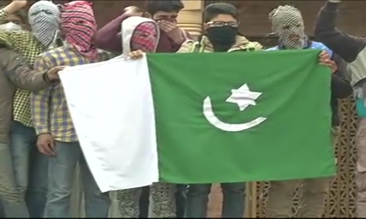 سرینگر ایک بار پھر پاکستان زندہ باد کے نعروں سے گونج اٹھا