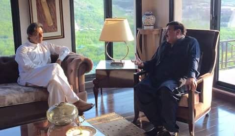 عمران خان سے شیخ رشید کی ملاقات ،رائیونڈ مارچ سے متعلق باہمی مشاورت