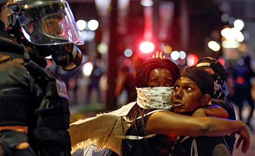 شمالی کیرولینا : سیاہ فام کی ہلاکت کے بعد پرتشدد مظاہرے‘ ایمرجنسی نافذ