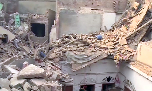 لاہور : مکان کی چھت گرنے سے ایک شخص جاں بحق‘ 11زخمی