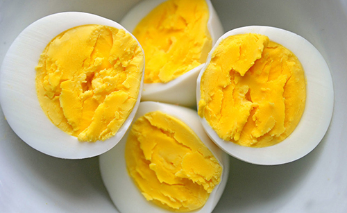موسم سرما کی آمد پر بچوں کو انڈے کی زردی‘ ابلا پانی استعمال کرایا جائے : طبی ماہرین