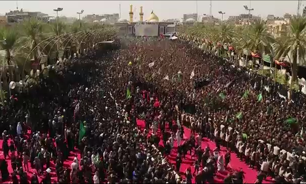 کربلا : لاکھوں افراد شہدائے کربلا کو خراج عقیدت پیش کرنےکیلئے روضہ امام حسین پر موجود ہیں