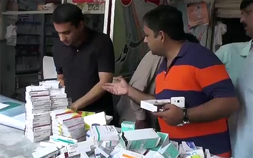 فیصل آباد : بارہ ہزار میڈیکل سٹورز میں سے صرف ایک ہزار 881 رجسٹرڈ نکلے