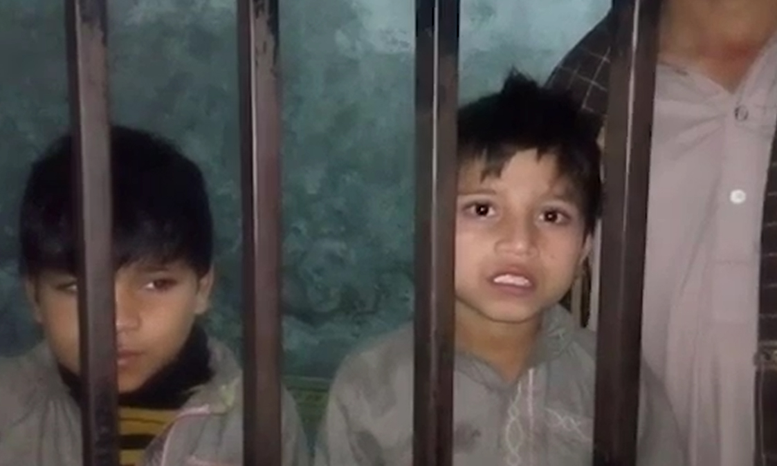 پتوکی : دو معصوم بچے چوری کے الزام میں 17 دن سے حوالات میں بند