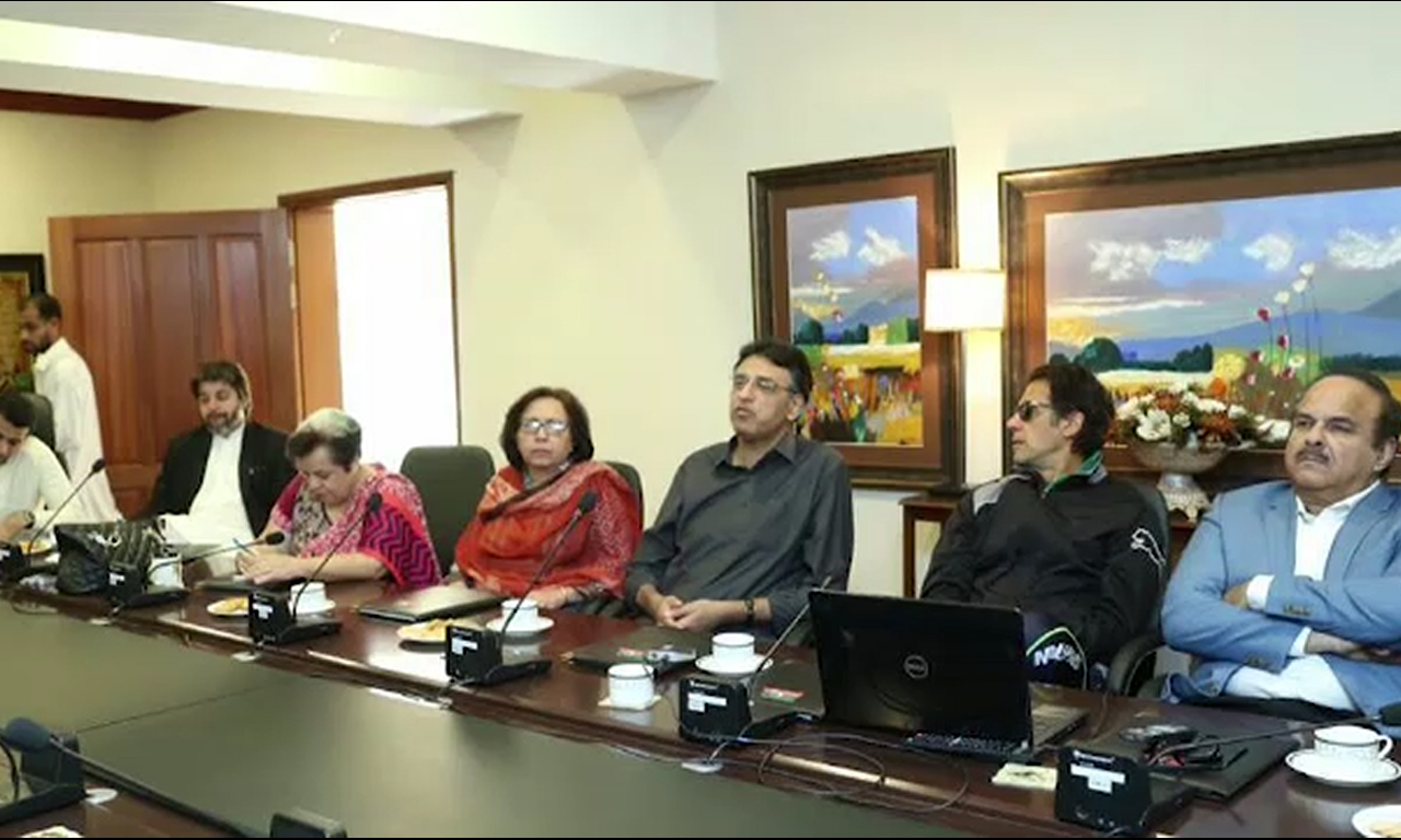  عمران خان  نے متنازعہ خبر کی تحقیق کیلئے بنائی جانیوالی کمیٹی مسترد کر دی