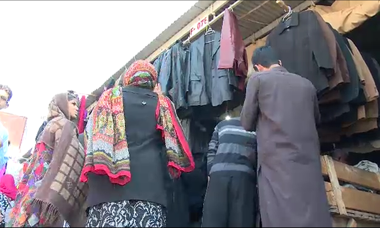 اسلام آباد : ٹھنڈی ہوائیں چلتے ہی لنڈا بازاروں کا کاروبارچمک اٹھا