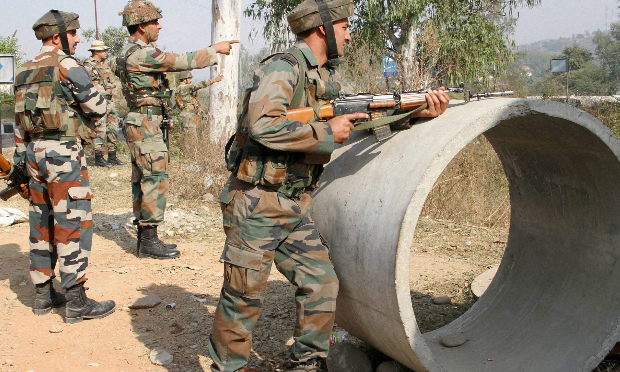 مقبوضہ کشمیر: مسلح افراد کی فائرنگ سے 2 افسروں سمیت سات بھارتی فوجی ہلاک