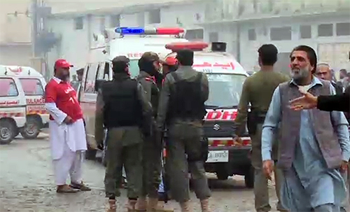 پشاور : فرنٹیئر کانسٹیبلری کی گاڑی کے قریب دھماکہ‘ 3 اہلکار شہید‘ 3 زخمی
