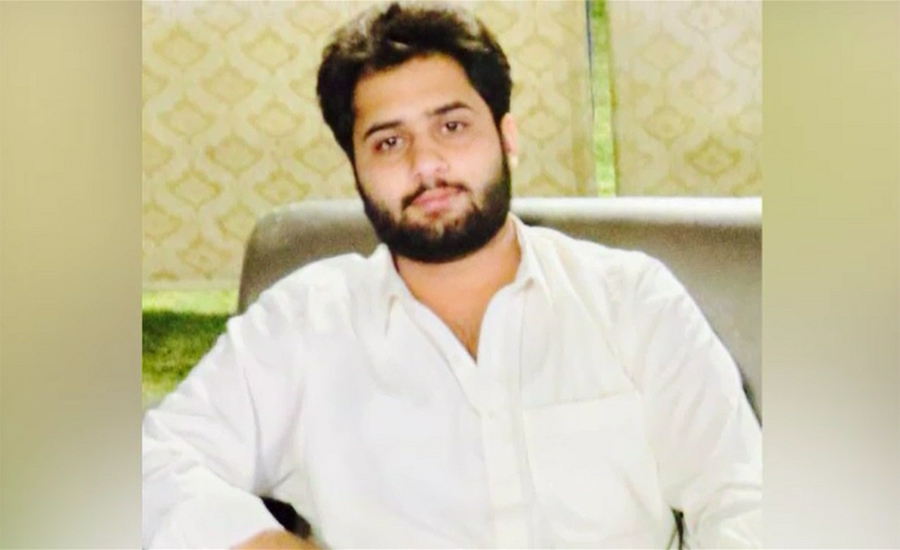 کراچی : ڈیفنس میں گاڑی پر فائرنگ سے نوجوان جاں بحق ،کزن محفوظ رہا