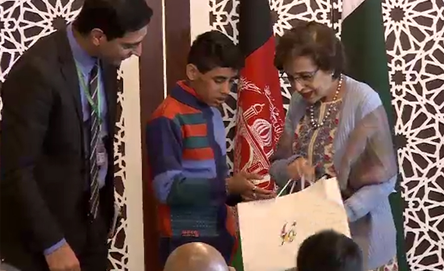 افغان خاندان سے بچھڑنے والا 15 سالہ عبید اللہ سفارتخانے کے سپرد