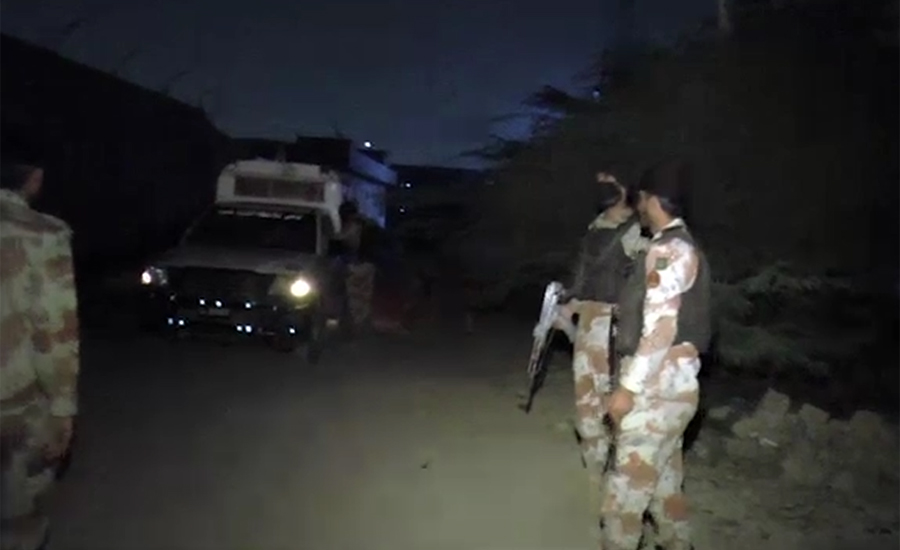 کراچی: لیاقت آباد میں رینجرز کی کارروائی، زیر زمین چھپایا گیا اسلحہ برآمد