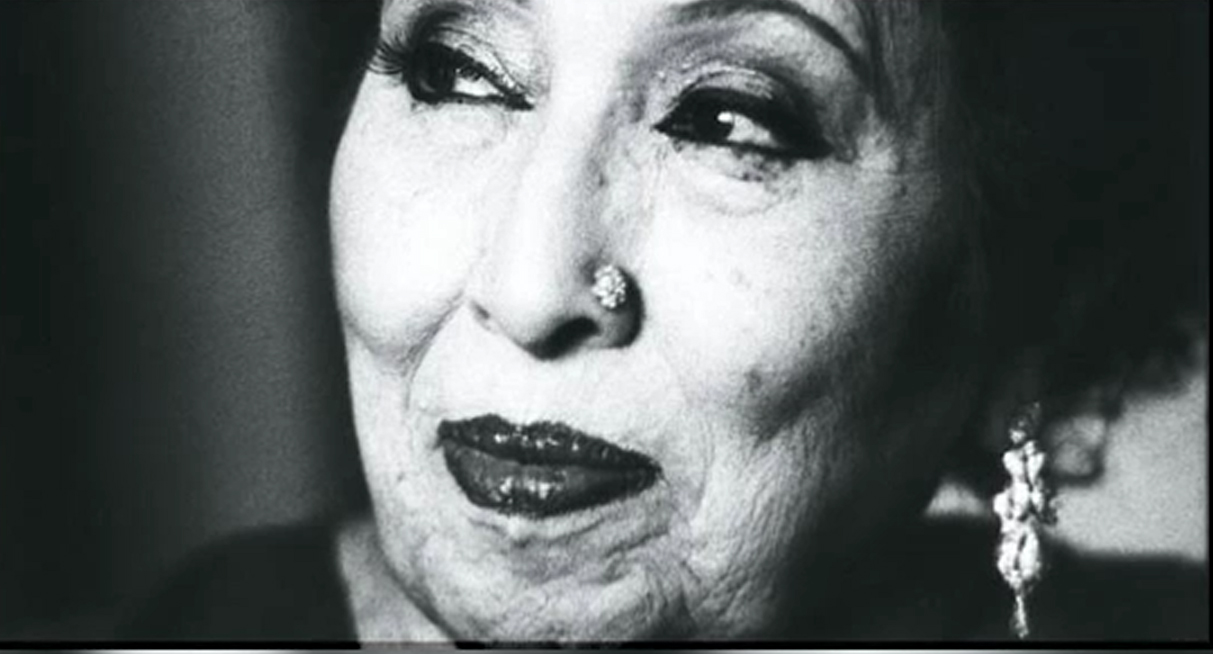 عظیم گلوکارہ اقبال بانو کو جہان فانی سےکوچ کئے 9 برس بیت گئے