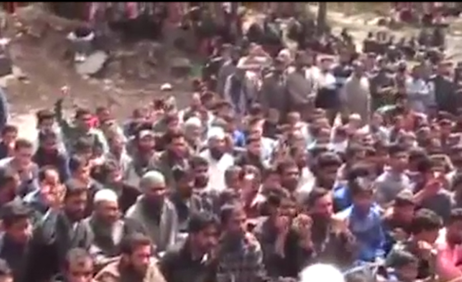 کشمیر ، ترال میں شہید نوجوانوں کی نماز جنازہ ادا کر دی گئی