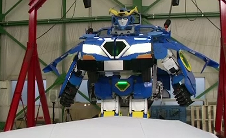 جاپان میں گاڑی میں تبدیل ہونے والا روبوٹ تیار
