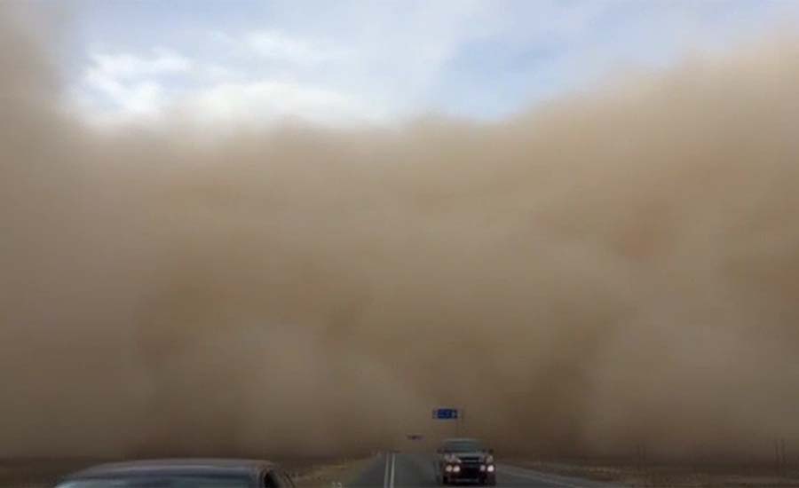 چین میں ریت کا طوفان، 10 منٹ میں پورے شہر کو اپنی لپیٹ میں لے لیا