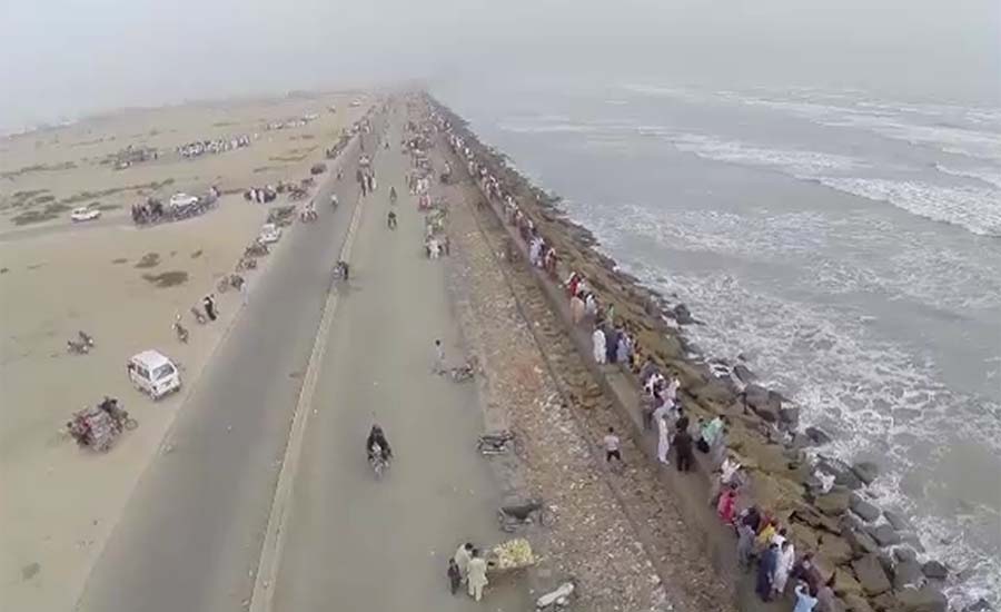 کراچی ، درجہ حرارت 43 ڈگری سینٹی گریڈ تک جانے کا امکان، محکمہ موسمیات