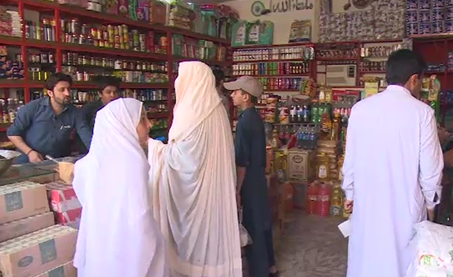 ماہ صیام کی آمد ، پشاور کے بازاروں میں رش بڑھ گیا
