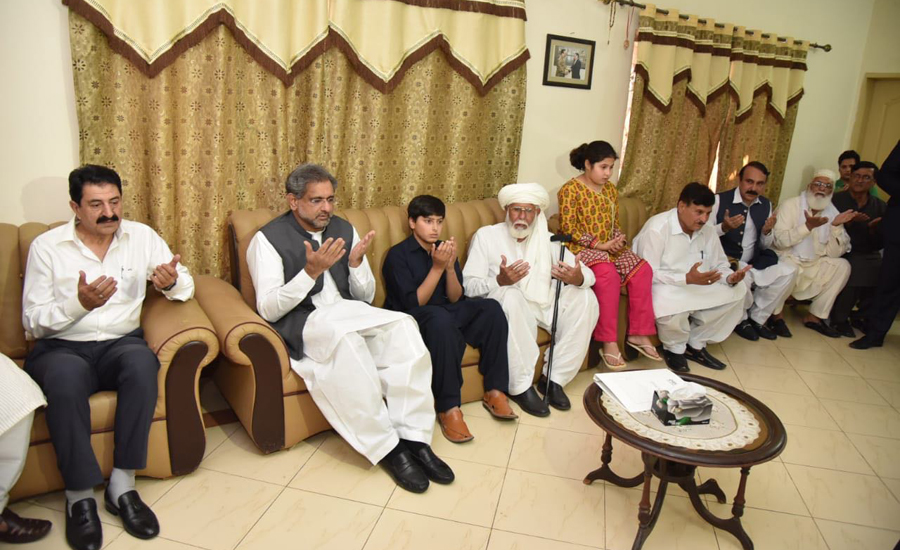 وزیراعظم کی کرنل سہیل عابد شہید کے گھر آمد،اہل خانہ سے تعزیت کی