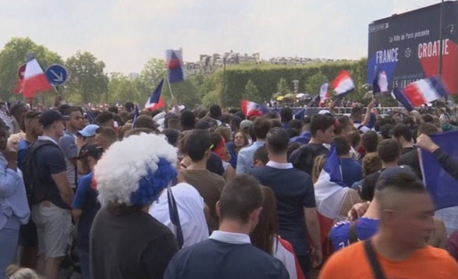فیفاورلڈ کپ جیتنے پر فرانس میں جشن،عوام سڑکوں پر نکل آئے