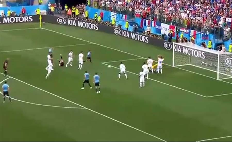 فیفا ورلڈ کپ ، فرانس نے یورو گوئے کو 0-2 سے شکست دی