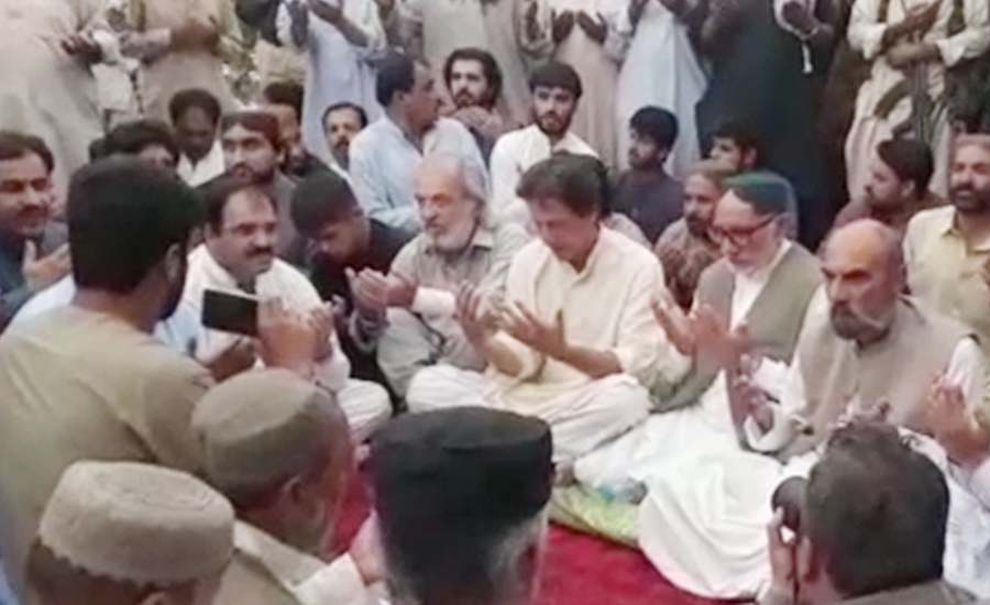 عمران خان کی کوئٹہ آمد ، سراج رئیسانی اور دیگر شہدا کے لواحقین سے تعزیت کی
