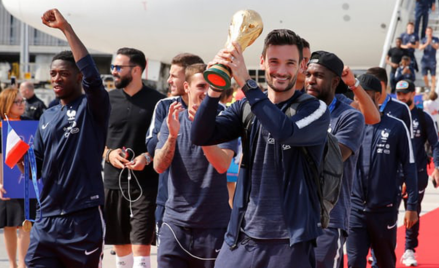 فیفاورلڈکپ جیتنے کے بعد فرانس کی ٹیم وطن واپس پہنچ گئی