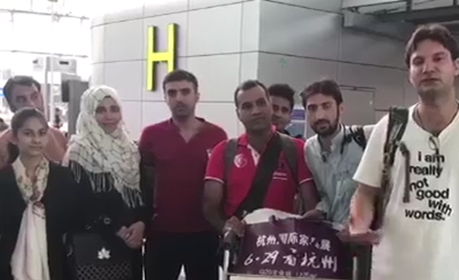 چینی شہر گوانگزو میں 8روز سے پھنسے پاکستانی وطن واپس پہنچ گئے