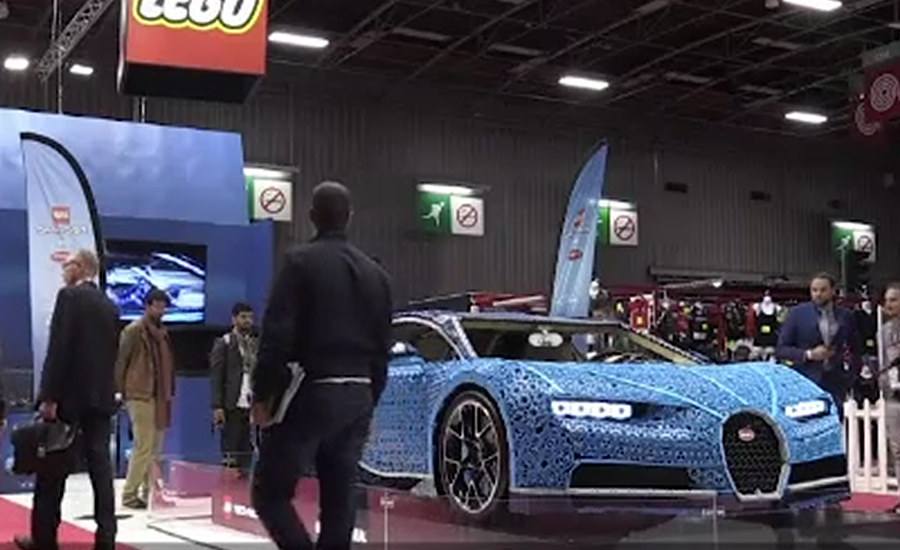 پیرس موٹر شو میں لیگو سے بنی گاڑی کی دھوم
