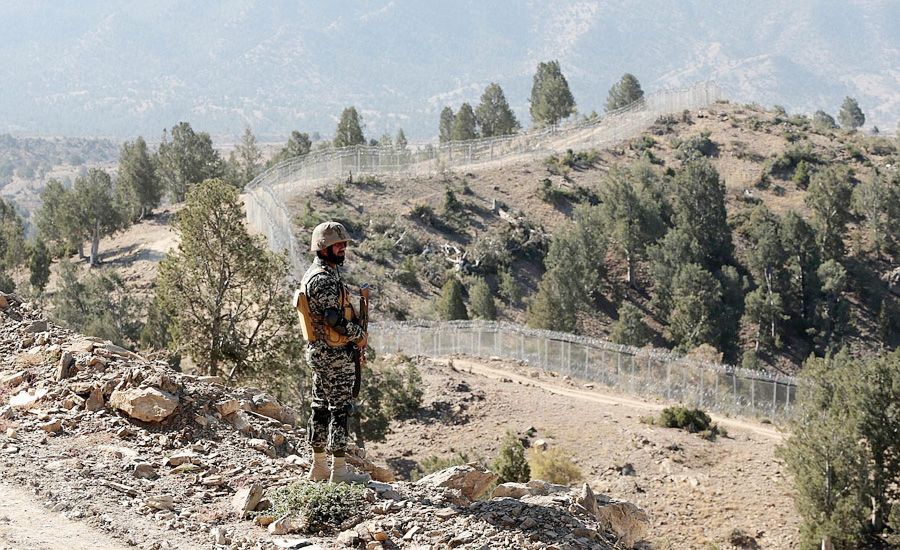 دہشتگردوں کی افغانستان سے پاک فوج کی چوکی پر فائرنگ ، جوابی کارروائی میں 7ہلاک