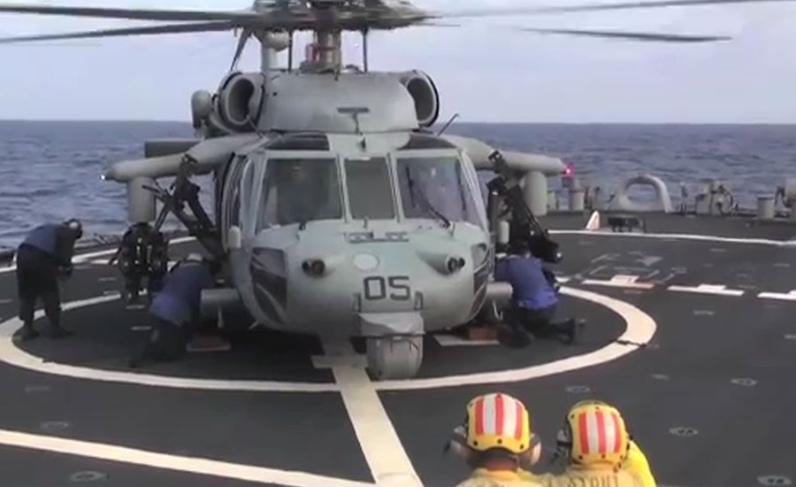 امریکی بحریہ کا ہیلی کاپٹر بحری بیڑے کے فلائیٹ ڈیک پر تباہ ہو گیا