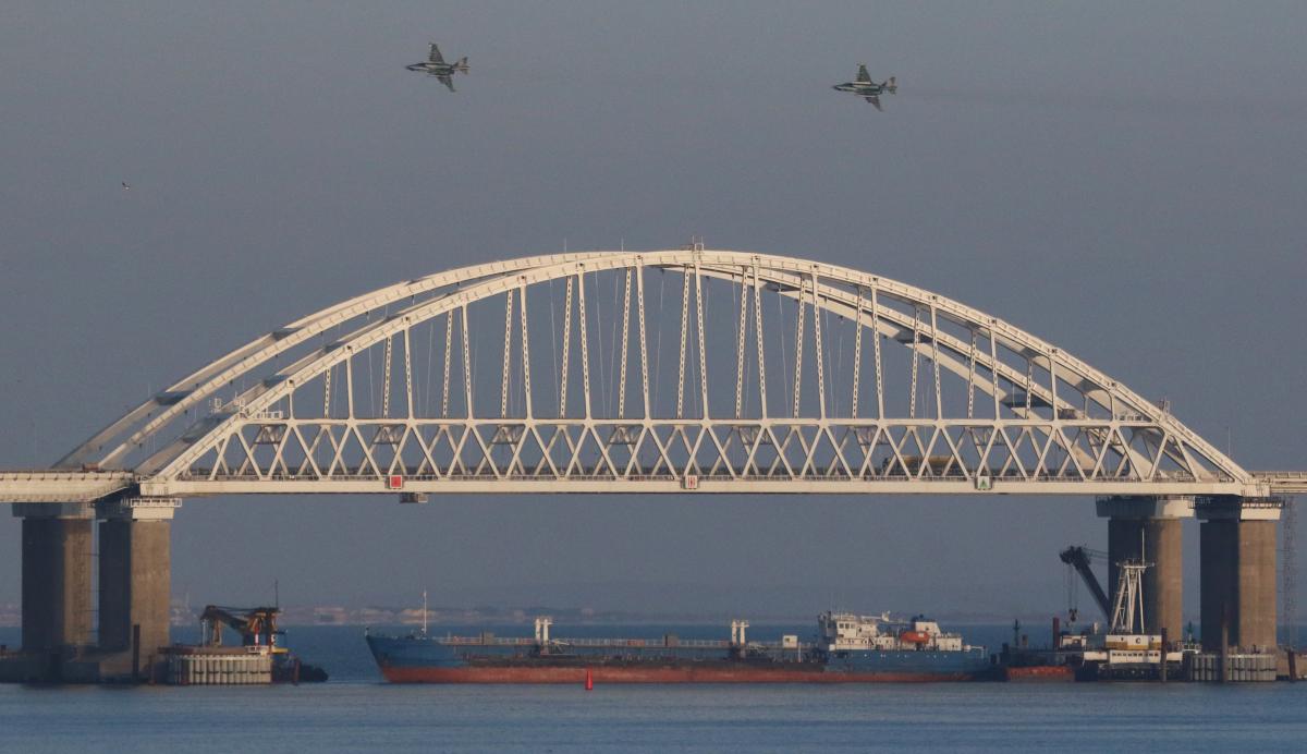 روس نے کریمیا میں یوکائن کے 2 جنگی جہازوں سمیت 3 کشتیوں پر قبضہ کرلیا