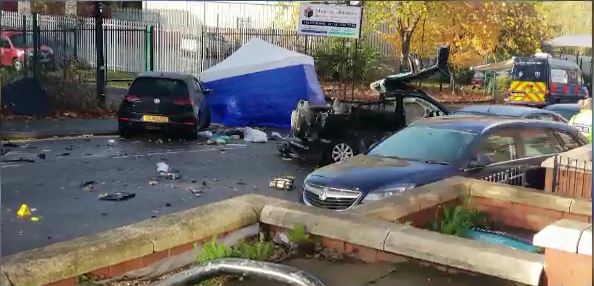 برطانیہ ، شیفیلڈ میں دو گاڑیوں کے درمیان تصادم ، 4 افراد جاں بحق