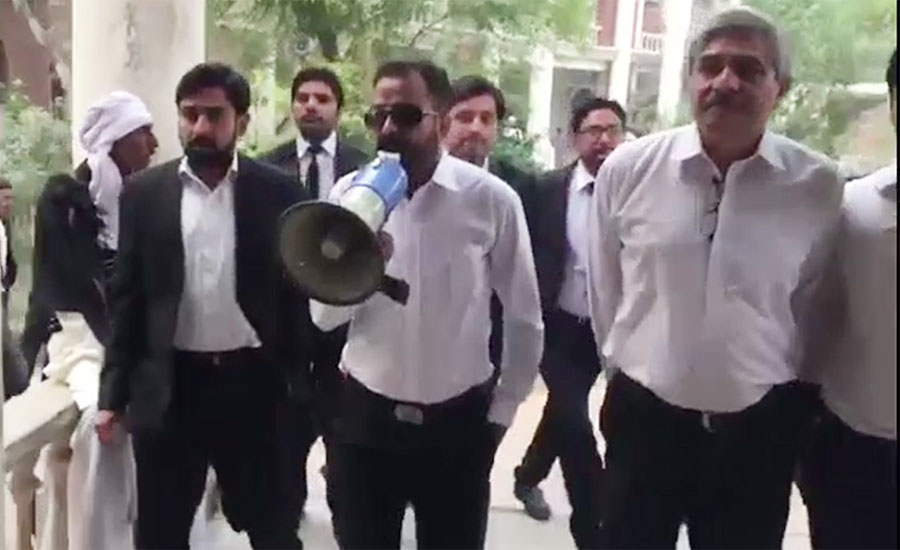 لاہور ہائی کورٹ علاقائی بینچوں کے قیام کیلئے وکلا کا احتجاج پانچویں روز بھی جاری
