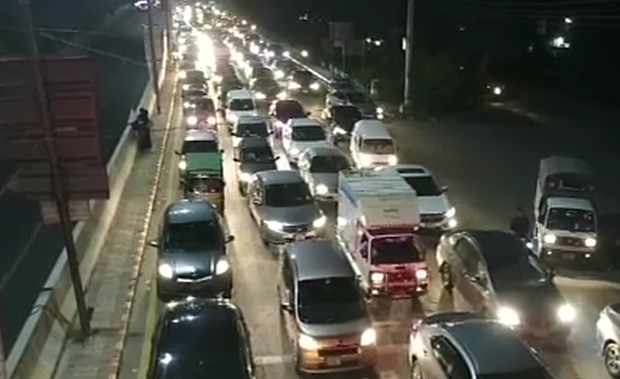 پنجاب کی بیشترشاہراؤں پر ٹریفک کی روانی متاثر،گاڑیوں کی لمبی قطاریں