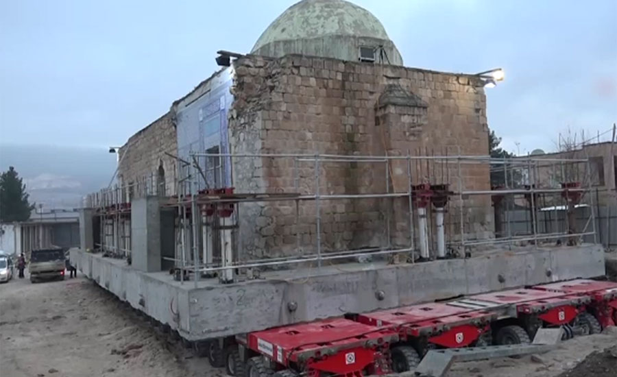 ترکی میں چھیالیس سو ٹن وزنی قدیم مسجد جدید ٹیکنالوجی کے ذریعے دوسری جگہ منتقل