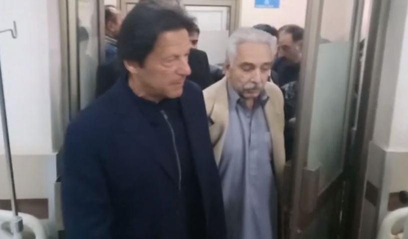 وزیراعظم عمران خان کا بے نظیر بھٹو اسپتال کا اچانک دورہ