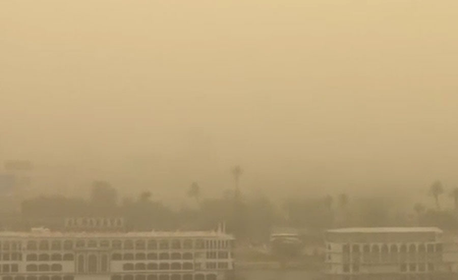 مصر کے دارالحکومت میں ریت کا طوفان، نظام زندگی مفلوج