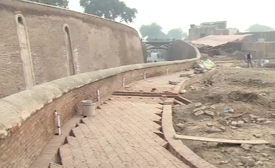 لاہور کے شاہی قلعہ کی بحالی کا کام جاری ہے