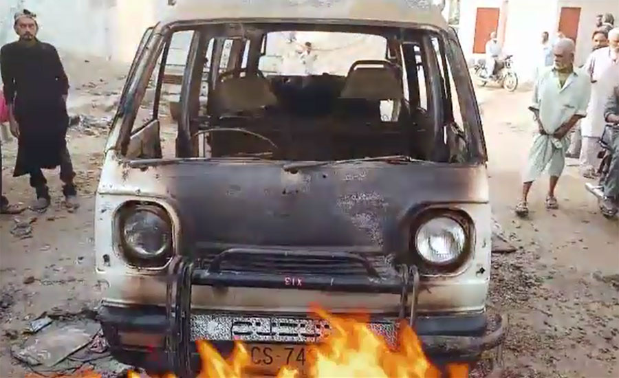 کراچی ، اورنگی میں اسکول وین میں آتشزدگی، 8 بچے جھلس گئے