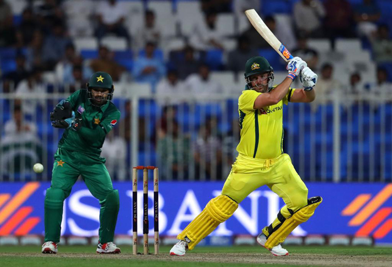 آسٹریلیا نے پہلے ون ڈے میں پاکستان کو آٹھ وکٹوں سے شکست دے دی