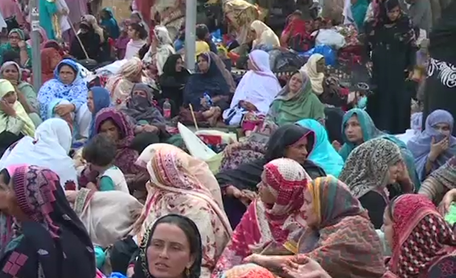 لاہور ، لیڈی ہیلتھ ورکرز کا مال روڈ پر احتجاج ‏